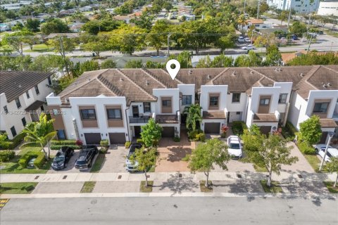 Adosado en Miami, Florida 3 dormitorios, 137.31 m2 № 2000774