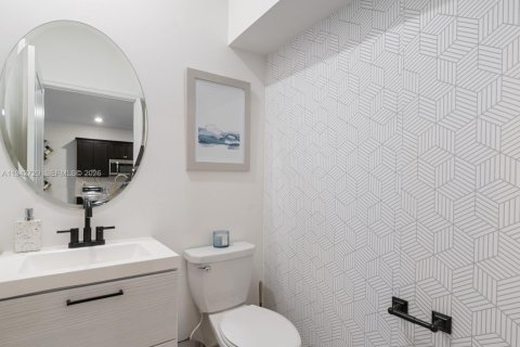 Adosado en venta en Miami, Florida, 3 dormitorios, 137.31 m2 № 2000774 - foto 20
