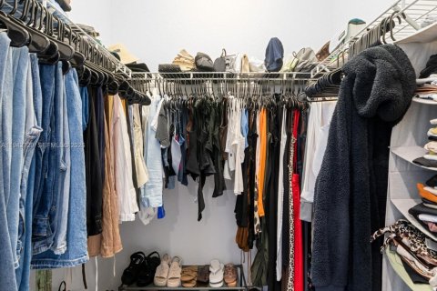 Adosado en venta en Miami, Florida, 3 dormitorios, 137.31 m2 № 2000774 - foto 27