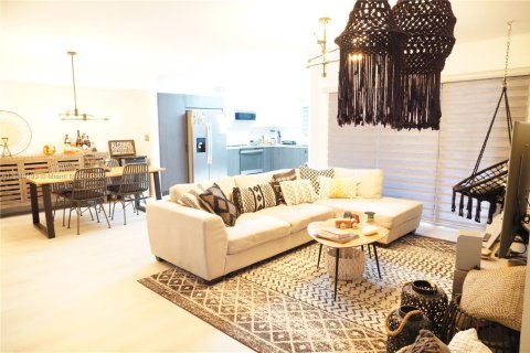 Condo in Plantation, Florida, 2 bedrooms № 1941270 - photo 9