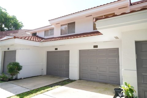 Condo in Plantation, Florida, 2 bedrooms № 1941270 - photo 17