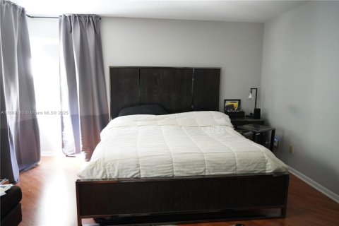 Condo in Plantation, Florida, 2 bedrooms № 1941270 - photo 14