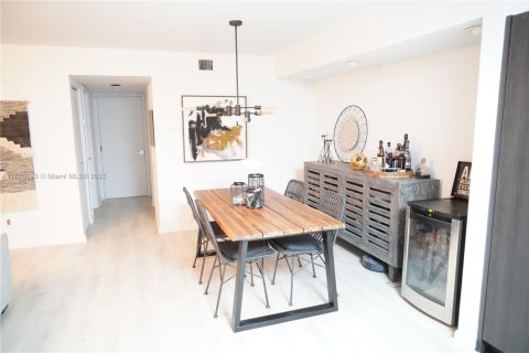 Condo in Plantation, Florida, 2 bedrooms № 1941270 - photo 7