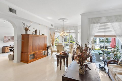 Villa ou maison à vendre à Aventura, Floride: 3 chambres, 231.7 m2 № 1776406 - photo 8