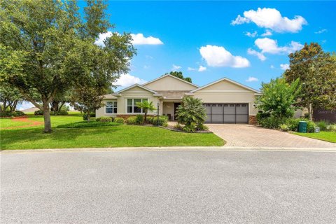 House in Ocala, Florida 3 bedrooms, 227.8 sq.m. № 1785154 - photo 1