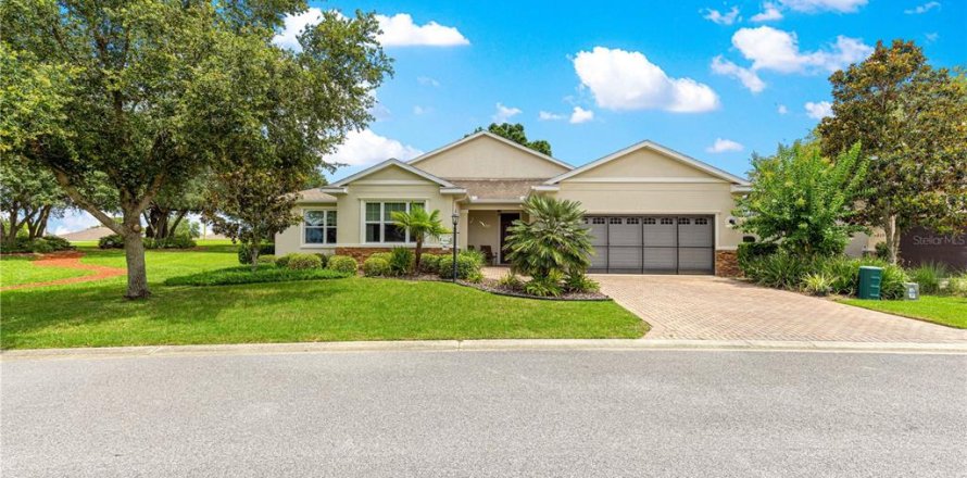 House in Ocala, Florida 3 bedrooms, 227.8 sq.m. № 1785154