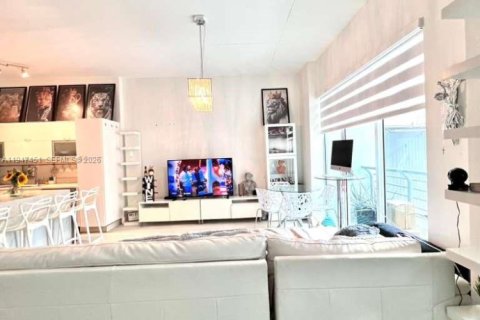 Condo in Miami, Florida  № 2003554 - photo 5