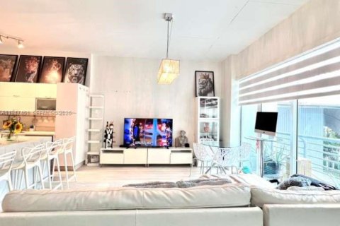 Condo in Miami, Florida  № 2003554 - photo 9