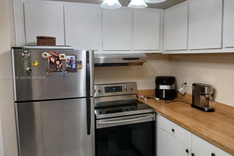 Condominio en alquiler en Miami, Florida, 2 dormitorios, 76.64 m2 № 2066119 - foto 14