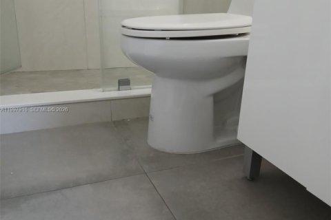 Condominio en alquiler en Miami, Florida, 2 dormitorios, 76.64 m2 № 2066119 - foto 22