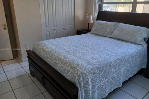 Condominio en alquiler en Miami, Florida, 2 dormitorios, 76.64 m2 № 2066119 - foto 20