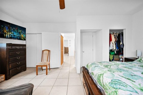 Купить виллу или дом в Майами, Флорида 2 спальни, 88.72м2, № 2007163 - фото 16