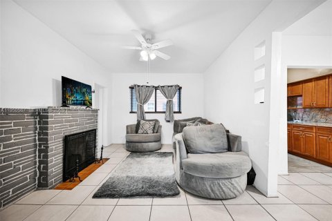 Купить виллу или дом в Майами, Флорида 2 спальни, 88.72м2, № 2007163 - фото 26