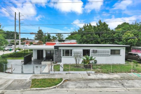 Купить виллу или дом в Майами, Флорида 2 спальни, 88.72м2, № 2007163 - фото 2