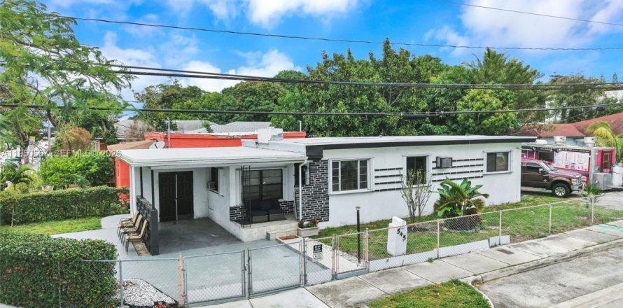 Дом в Майами, Флорида 2 спальни, 88.72м2 № 2007163