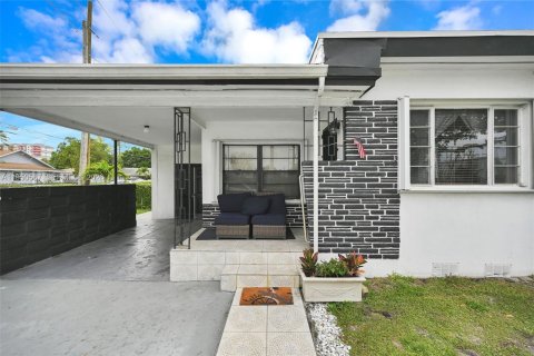 Купить виллу или дом в Майами, Флорида 2 спальни, 88.72м2, № 2007163 - фото 9