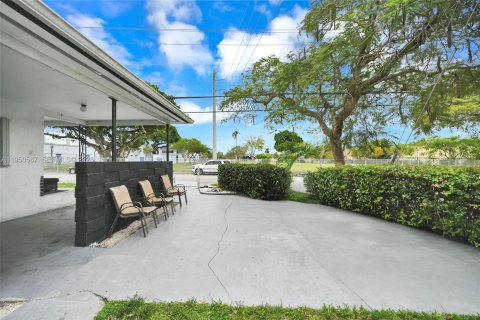 Купить виллу или дом в Майами, Флорида 2 спальни, 88.72м2, № 2007163 - фото 8