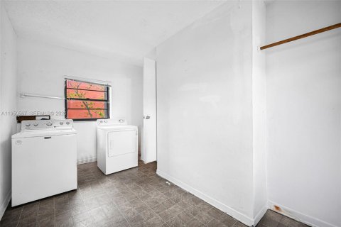 Купить виллу или дом в Майами, Флорида 2 спальни, 88.72м2, № 2007163 - фото 23