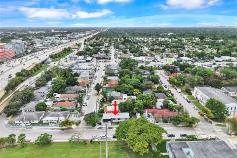 Купить виллу или дом в Майами, Флорида 2 спальни, 88.72м2, № 2007163 - фото 4