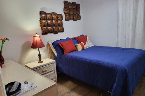 Condo in Orlando, Florida, 2 bedrooms  № 1919051 - photo 11
