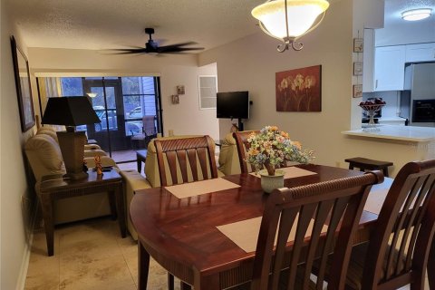 Condo in Orlando, Florida, 2 bedrooms  № 1919051 - photo 2