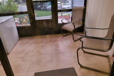Condo in Orlando, Florida, 2 bedrooms  № 1919051 - photo 14