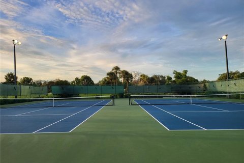 Condo in Orlando, Florida, 2 bedrooms  № 1919051 - photo 17