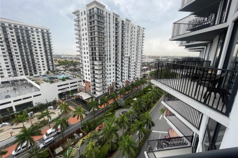 Condominio en alquiler en Doral, Florida, 2 dormitorios, 88.26 m2 № 1839419 - foto 21