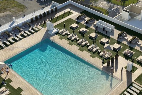 Condominio en alquiler en Doral, Florida, 2 dormitorios, 88.26 m2 № 1839419 - foto 2