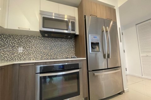 Condominio en alquiler en Doral, Florida, 2 dormitorios, 88.26 m2 № 1839419 - foto 5