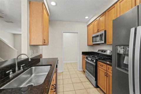 Townhouse in Tampa, Florida 3 bedrooms, 136.57 sq.m. № 2427029 - photo 6