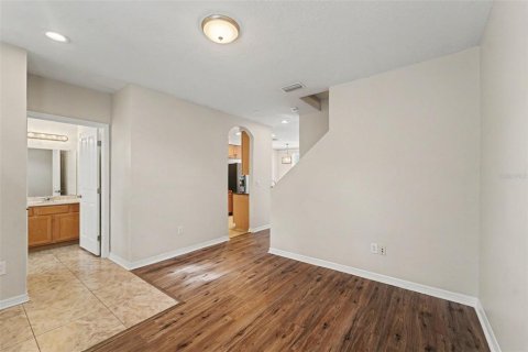 Townhouse in Tampa, Florida 3 bedrooms, 136.57 sq.m. № 2427029 - photo 4