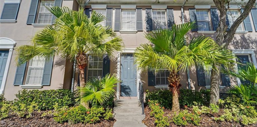 Townhouse in Tampa, Florida 3 bedrooms, 136.57 sq.m. № 2427029