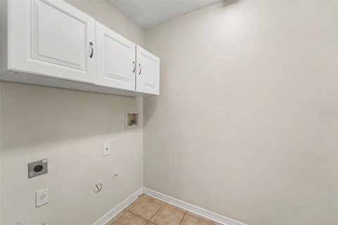 Townhouse in Tampa, Florida 3 bedrooms, 136.57 sq.m. № 2427029 - photo 14