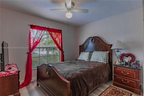 Casa en venta en Brandon, Florida, 3 dormitorios, 136.66 m2 № 1833926 - foto 13
