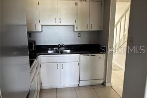 Condominio en alquiler en Brandon, Florida, 2 dormitorios, 102.01 m2 № 1902191 - foto 8