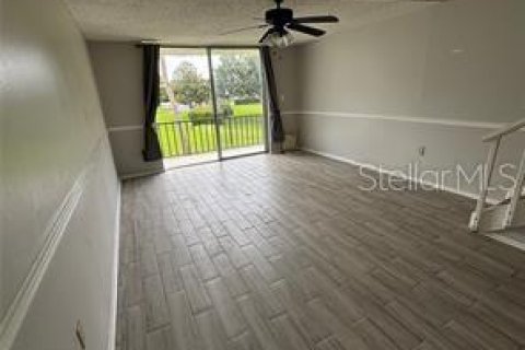 Condominio en alquiler en Brandon, Florida, 2 dormitorios, 102.01 m2 № 1902191 - foto 6