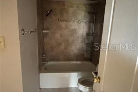 Condominio en alquiler en Brandon, Florida, 2 dormitorios, 102.01 m2 № 1902191 - foto 13