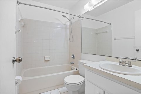 Townhouse in Apopka, Florida 3 bedrooms, 123.47 sq.m. № 1905614 - photo 21