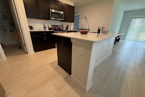 Casa en alquiler en Plant City, Florida, 6 dormitorios, 239.69 m2 № 1870257 - foto 5
