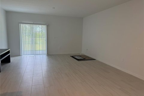 Casa en alquiler en Plant City, Florida, 6 dormitorios, 239.69 m2 № 1870257 - foto 7