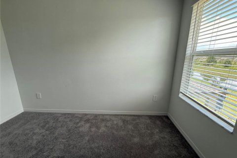 Casa en alquiler en Plant City, Florida, 6 dormitorios, 239.69 m2 № 1870257 - foto 9