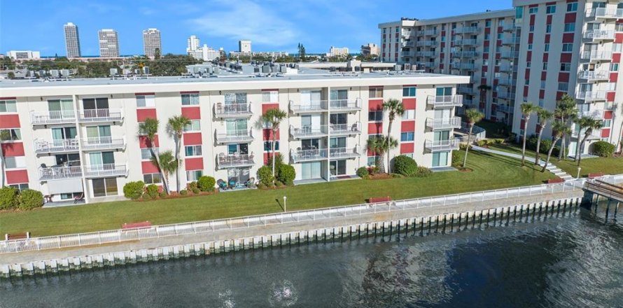 Condo à Daytona Beach, Floride, 2 chambres  № 1523337