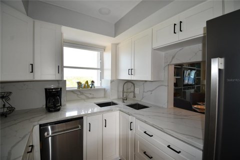 Condo in Sarasota, Florida, 3 bedrooms  № 1266978 - photo 15