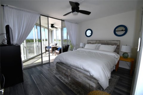 Condo in Sarasota, Florida, 3 bedrooms  № 1266978 - photo 23