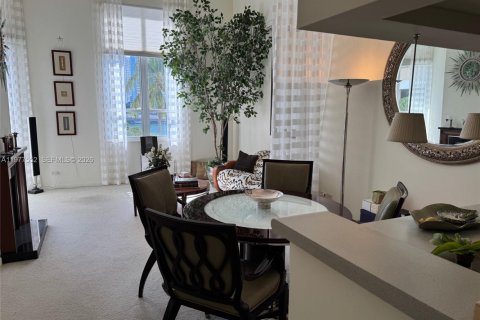 Copropriété à vendre à Miami, Floride: 1 chambre, 77.48 m2 № 2041919 - photo 2