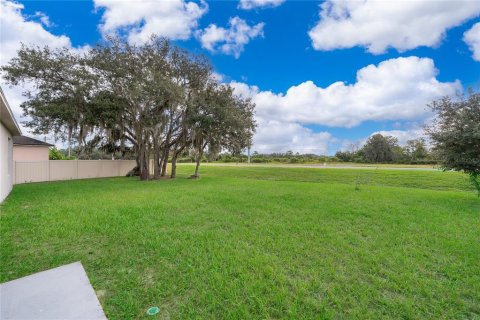 House in Poinciana, Florida 4 bedrooms, 174.1 sq.m. № 2400266 - photo 23