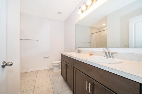 House in Poinciana, Florida 4 bedrooms, 174.1 sq.m. № 2400266 - photo 21