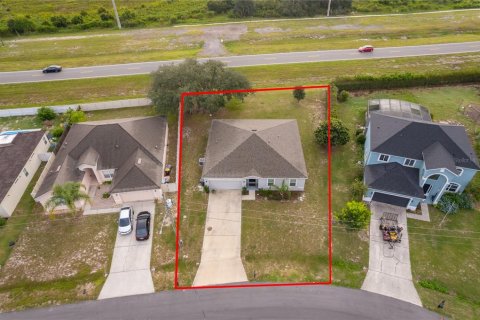 House in Poinciana, Florida 4 bedrooms, 174.1 sq.m. № 2400266 - photo 25