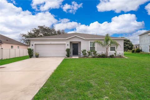 House in Poinciana, Florida 4 bedrooms, 174.1 sq.m. № 2400266 - photo 2